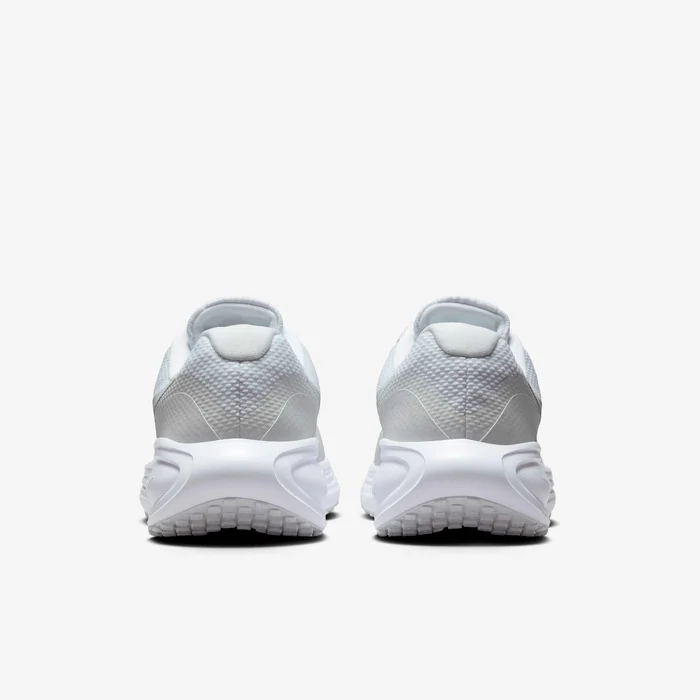 Nike Revolution 8