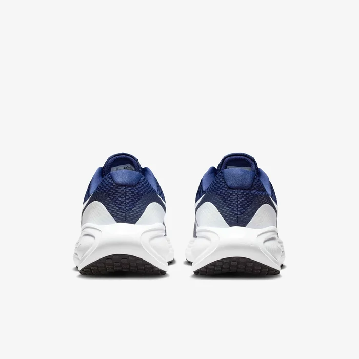 Nike Revolution 8