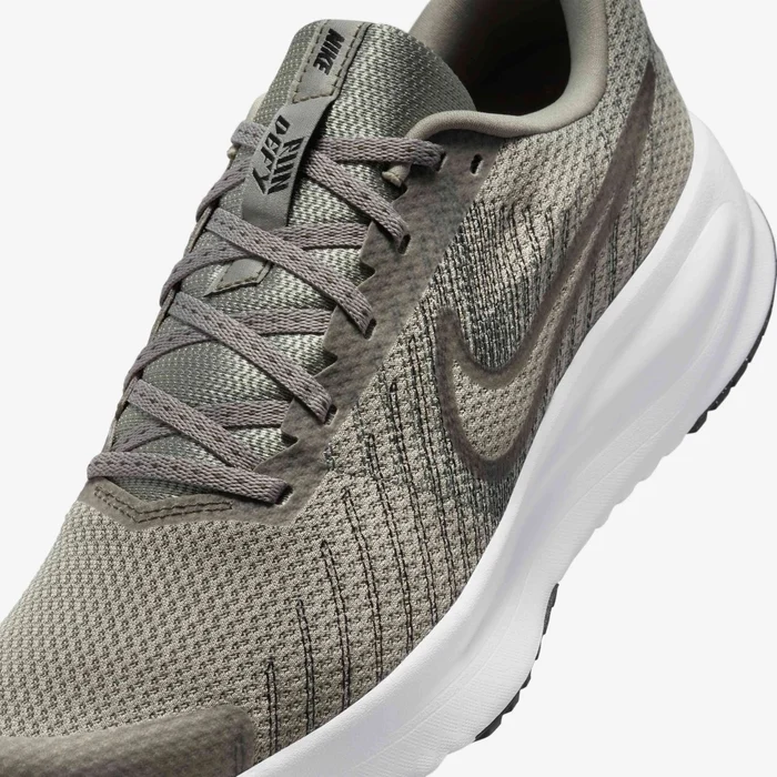 Nike Run Defy