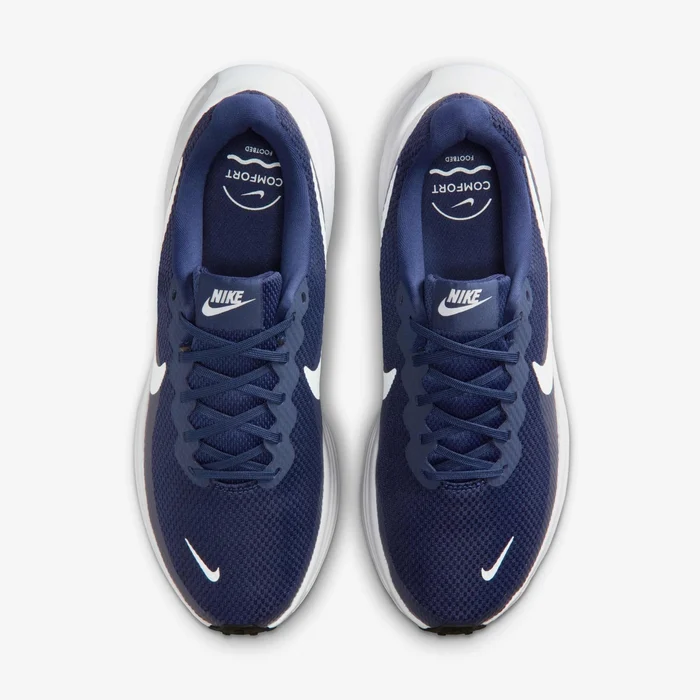 Nike Revolution 8