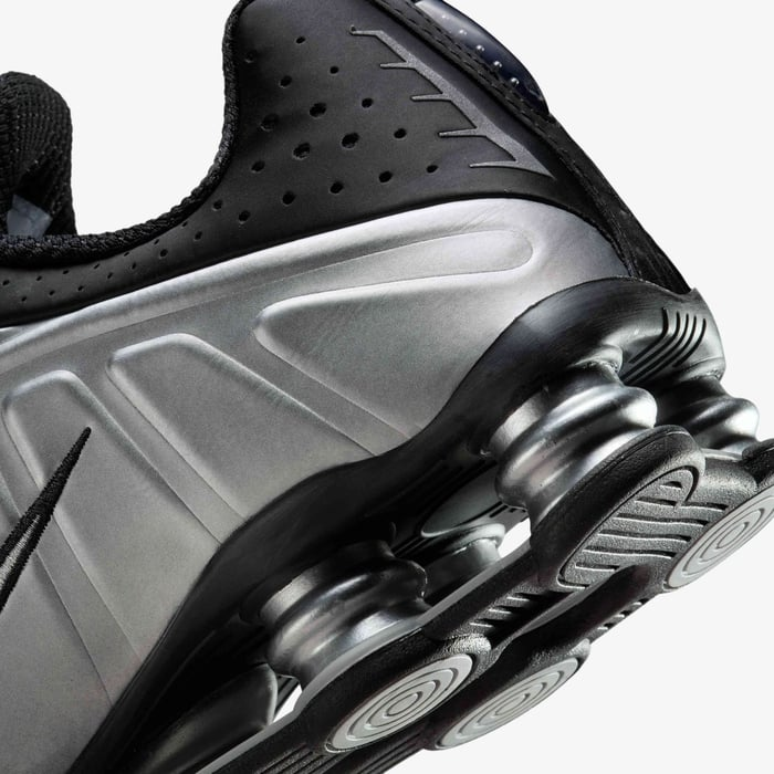 Nike Shox R4