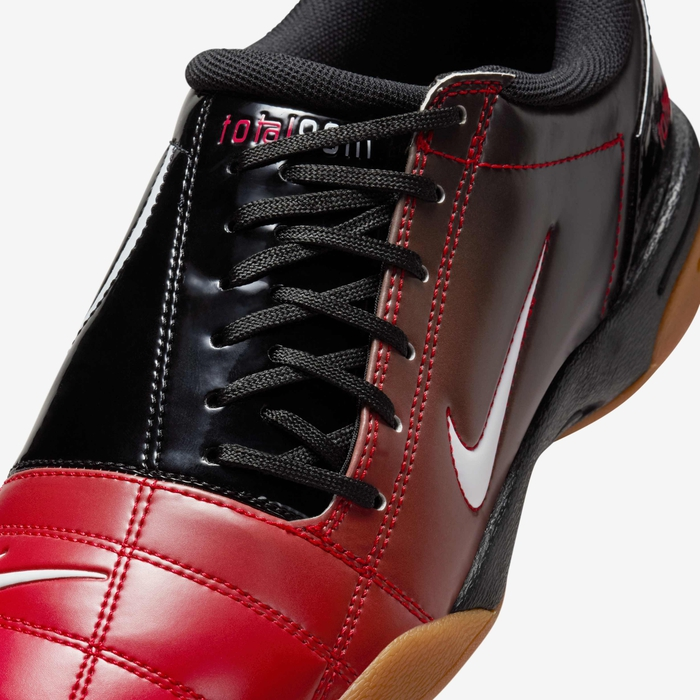 Nike Total 90