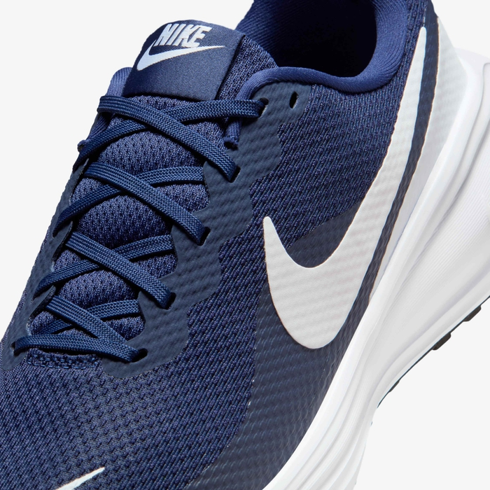 Nike Revolution 8