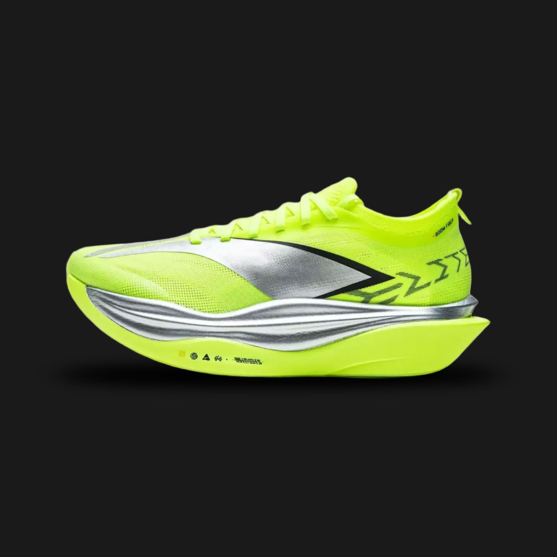 Li-Ning Feidian 6 ELITE marathon racing shoes in Green (ARMW001). Features a full-length carbon fiber plate and ultra-responsive Boom foam for maximum energy return. Breathable green mesh upper with a high-traction GCU honeycomb outsole. Luxuntique offers 100% authentic Li-Ning performance footwear in Sri Lanka.