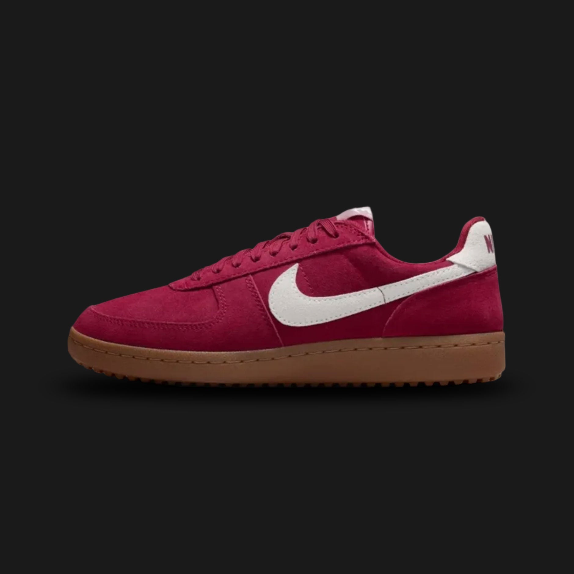 Nike Field General '82 vintage lifestyle shoes in Team Red, Gum Medium Brown, and White (Design Code: IF1743-600). Featuring a breathable, richly textured Team Red upper combining classic nylon with premium suede overlays for an authentic 1980s turf aesthetic. Accented by a crisp, high-contrast White leather Nike Swoosh and heel tab. Securely built on a rugged, Gum Medium Brown rubber waffle outsole originally designed for gridiron traction. Luxuntique offers 100% authentic Nike retro footwear at the lowest